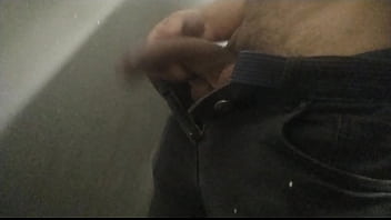 En Baño Publico thumbnail