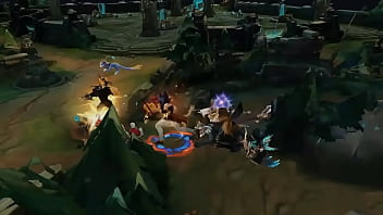 Hombre con orejas de furro se folla a 5 personas