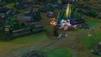 Hombre con orejas de furro se folla a 5 personas