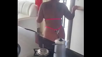 Me exibindo pros pedreiros na sacada da pousada