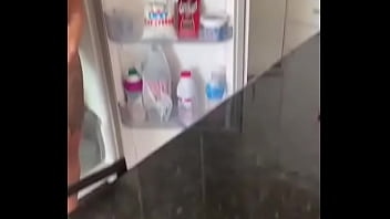 Me exibindo pros pedreiros na sacada da pousada