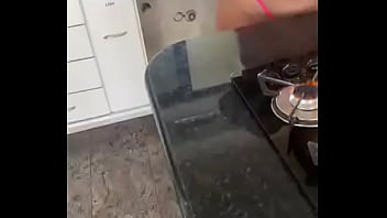 Me exibindo pros pedreiros na sacada da pousada