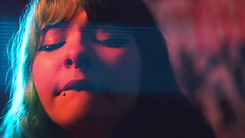 Hot babes love playing feet & pussy