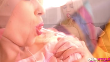 Teen treats her twat a lollipop is perfect for playtime