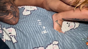 Conheci 2 amigas uma loira e uma morena na praia de salvador e gozei na bucetinha delas