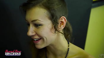 Jennifer & meredith kiss before they take turns to suck dick