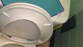 Im back with a peeing video can you also sub to me please