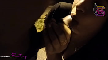 Esposa é filmada mamando o roludo na praça da cidade