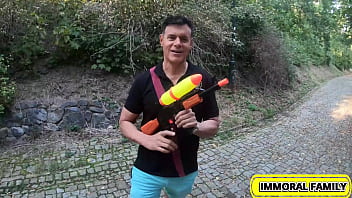 Super soakers easter tradition seduces huge ass hottie alexis crystal – immoral family 4k