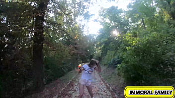 Super soakers easter tradition seduces huge ass hottie alexis crystal – immoral family 4k