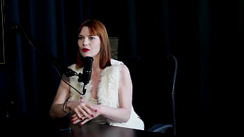 O uber bateu uma punheta para ela fez um squirting bom apresenta o papo de pijama e o atendimento que faz reh queen sheer red