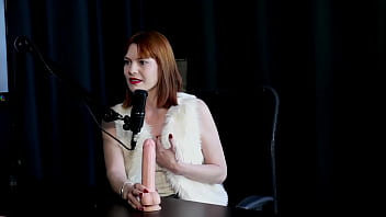 O uber bateu uma punheta para ela fez um squirting bom apresenta o papo de pijama e o atendimento que faz reh queen sheer red