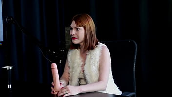 O uber bateu uma punheta para ela fez um squirting bom apresenta o papo de pijama e o atendimento que faz reh queen sheer red