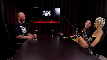 Safada faz stripper sensual depois de falar que fez dp com um brinquedo grosso estão procurando anão e em quem mama senta ou passa natt paradise & raposão watch sheer red