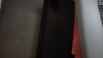 Rica Gorda Con Coño Gordo Y Peludo Dándose Una Ducha thumbnail