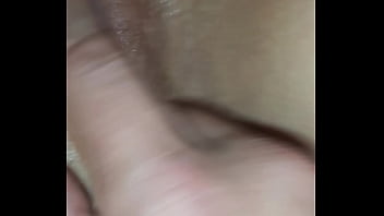 Milf gets clitoris orgasm in 15 seconds