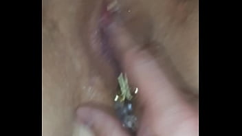 Milf gets clitoris orgasm in 15 seconds