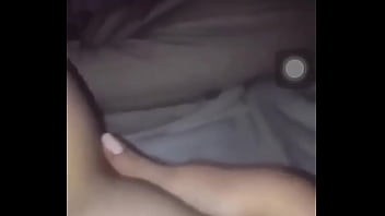 Colegiala bien rica masturbandose