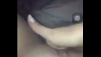 Colegiala bien rica masturbandose