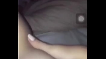 Colegiala bien rica masturbandose