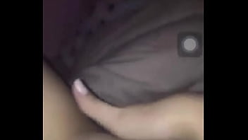 Colegiala bien rica masturbandose