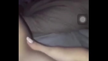 Colegiala bien rica masturbandose