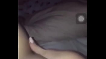 Colegiala bien rica masturbandose