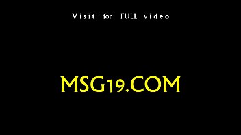 Leggy chick bounces on knob