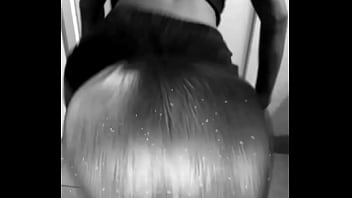 Ebony rasta twerk that ass in a circle umma dawg