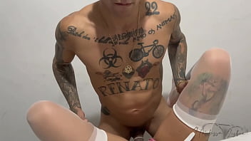 Os safados gozaram na minha buceta