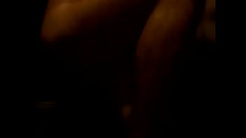 Nise no banheiro com amigo