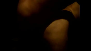 Nise no banheiro com amigo