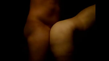 Nise no banheiro com amigo