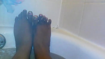 Hot & wet sexy pretty ebony toes