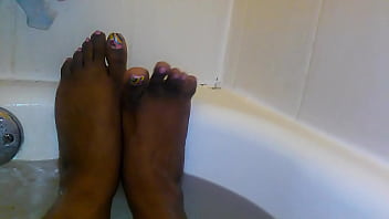 Hot & wet sexy pretty ebony toes