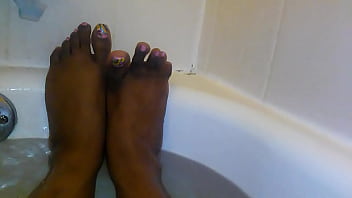 Hot & wet sexy pretty ebony toes