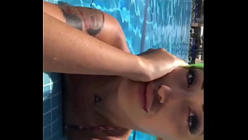 Caliente perra te pondra la verga dura