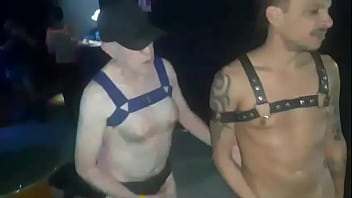 Putão do safado galego se realizou engolindo minha rolona junto com a do teusemideus 07 dois putão safados