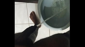 Pauzudo Mijando Gostoso thumbnail