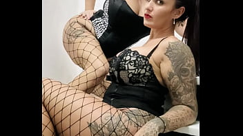 Jour 12 en bas résille avec ma copine on te réserve une belle surprise