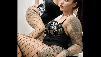 Jour 12 en bas résille avec ma copine on te réserve une belle surprise