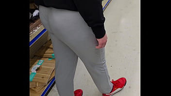 My best friends thick nerdy girlfriend goes to the store to sneak link with me then lets me cum on her soft titties
