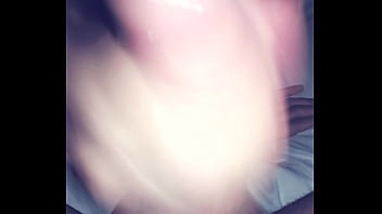 Mi pendejita corriendome un rica pajita