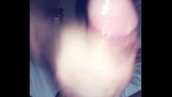 Mi pendejita corriendome un rica pajita