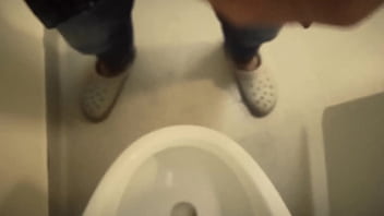 Gay pissing public wc