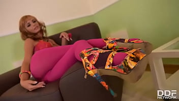 Flower leggy milf in pink pantyhose masturbates