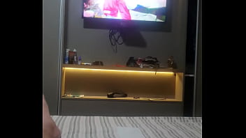 Moreninha puta rebolando a raba gigante