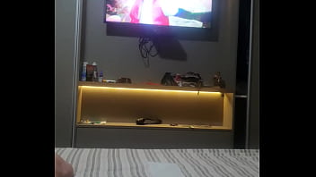 Moreninha puta rebolando a raba gigante