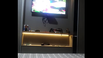 Moreninha puta rebolando a raba gigante