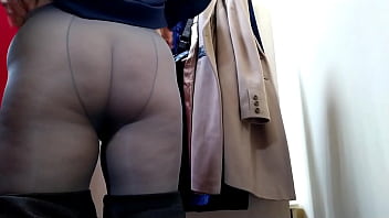 Mature stepmom fucks her horny wet pussy in the fitting room